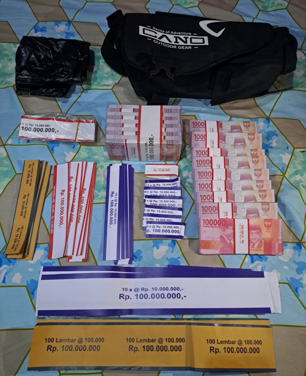 Bareskrim Polri Gerebek Rumah Produksi Uang Palsu di Bekasi