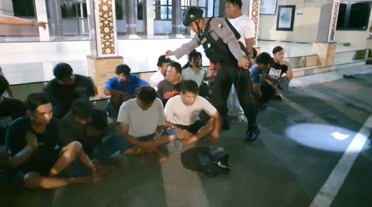 Polres Tanjung Perak lakukan Operasi Tumpas Narkoba Semeru 2024 di jalan Kunti