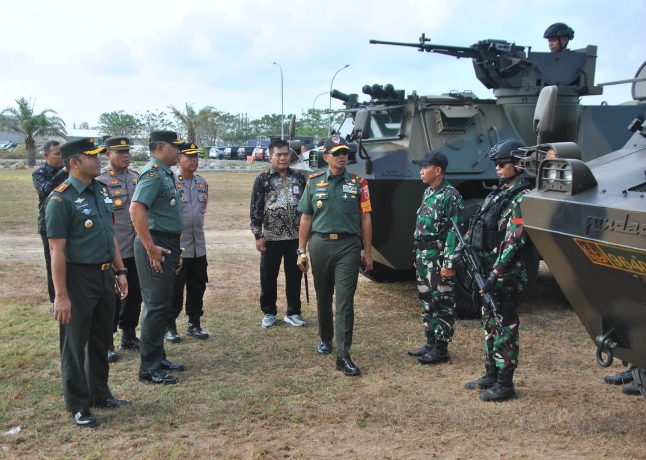 Danrem 084/BJ Brigjen TNI Danny Alkadrie pimpin apel gelar pasukan