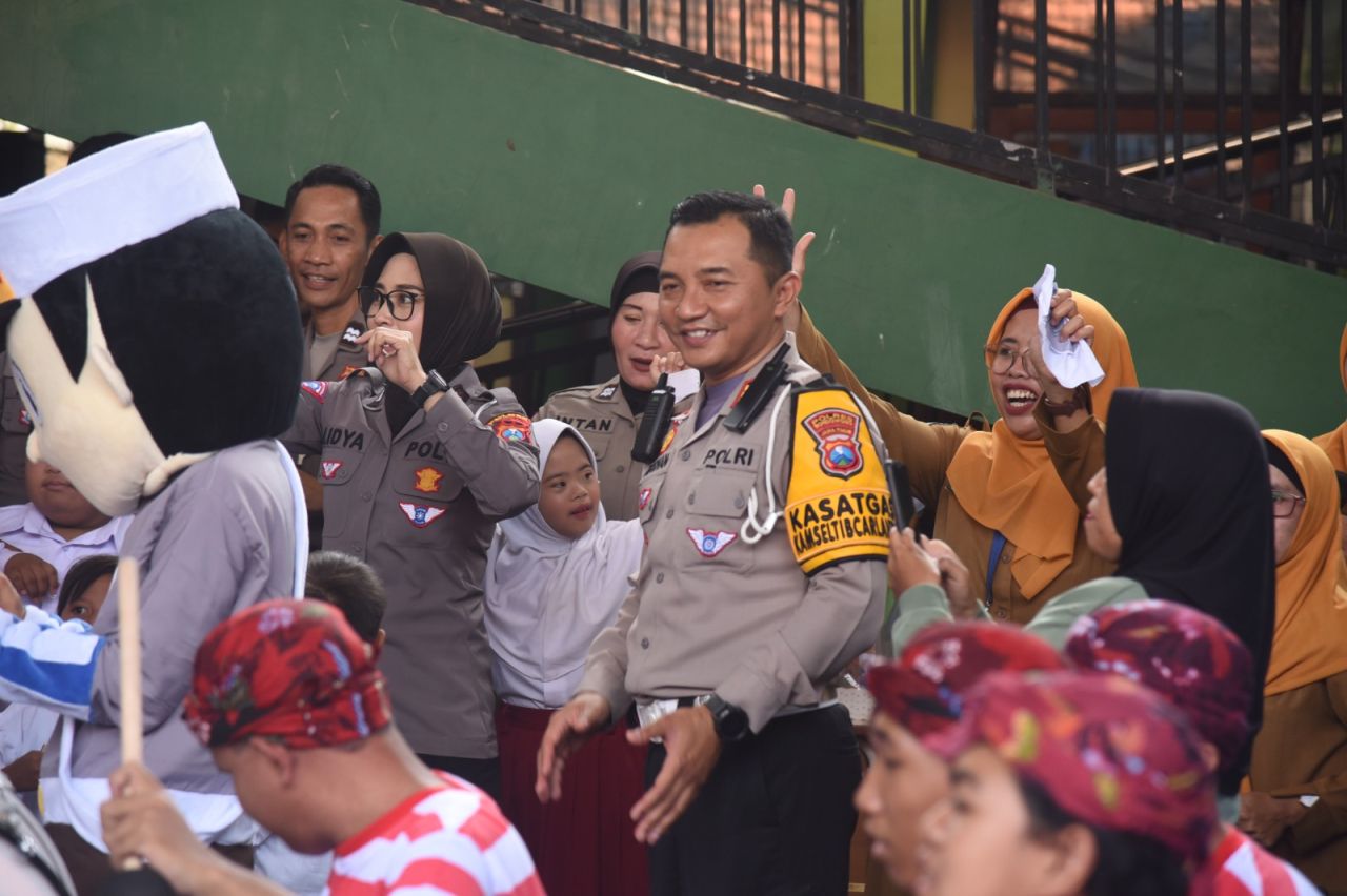 Satlantas Polres Bondowoso bersama kaum Difabel