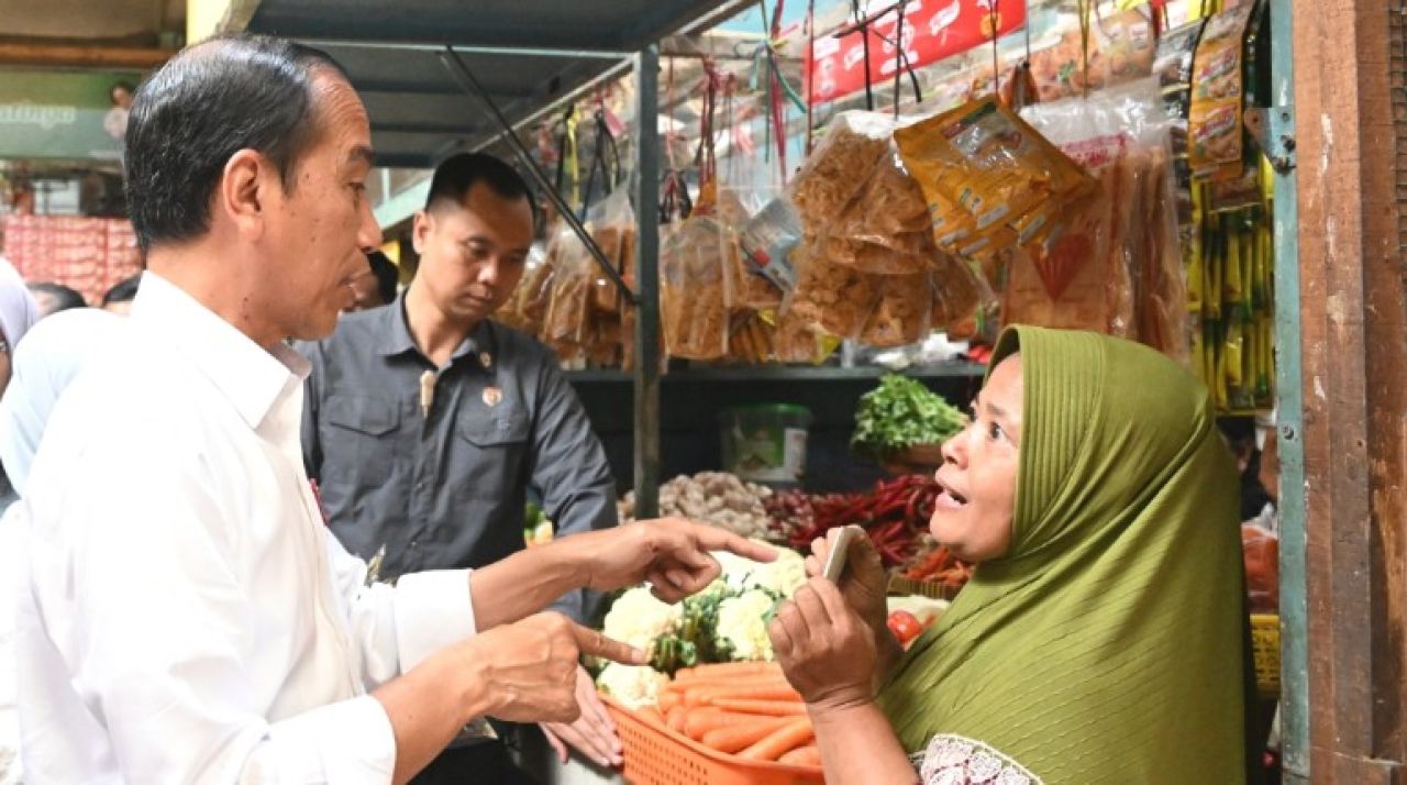 Presiden Jokowi kunjungi pasar Soponyono Surabaya