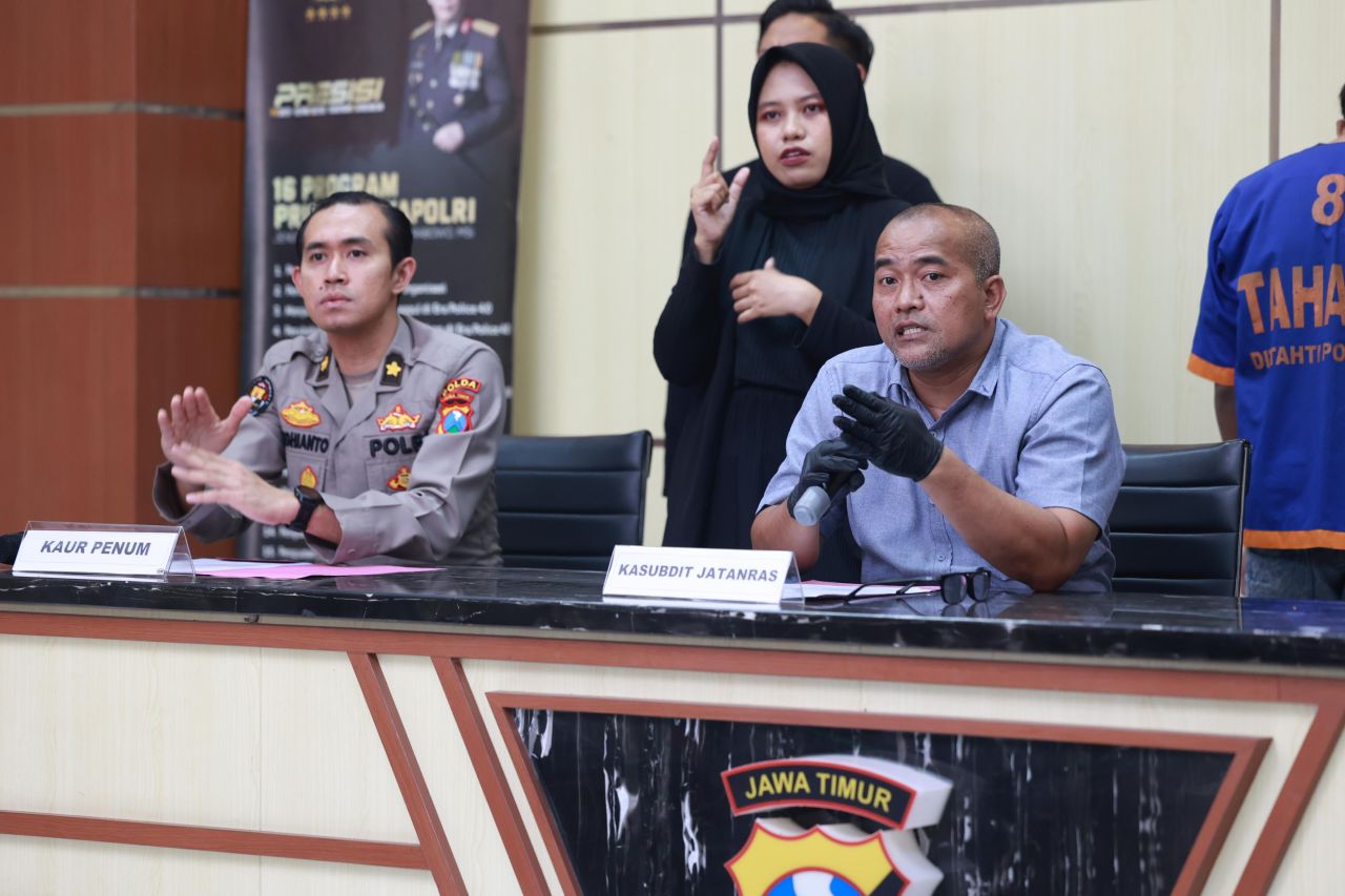 Polisi tangkap begal beserta barang buktinya