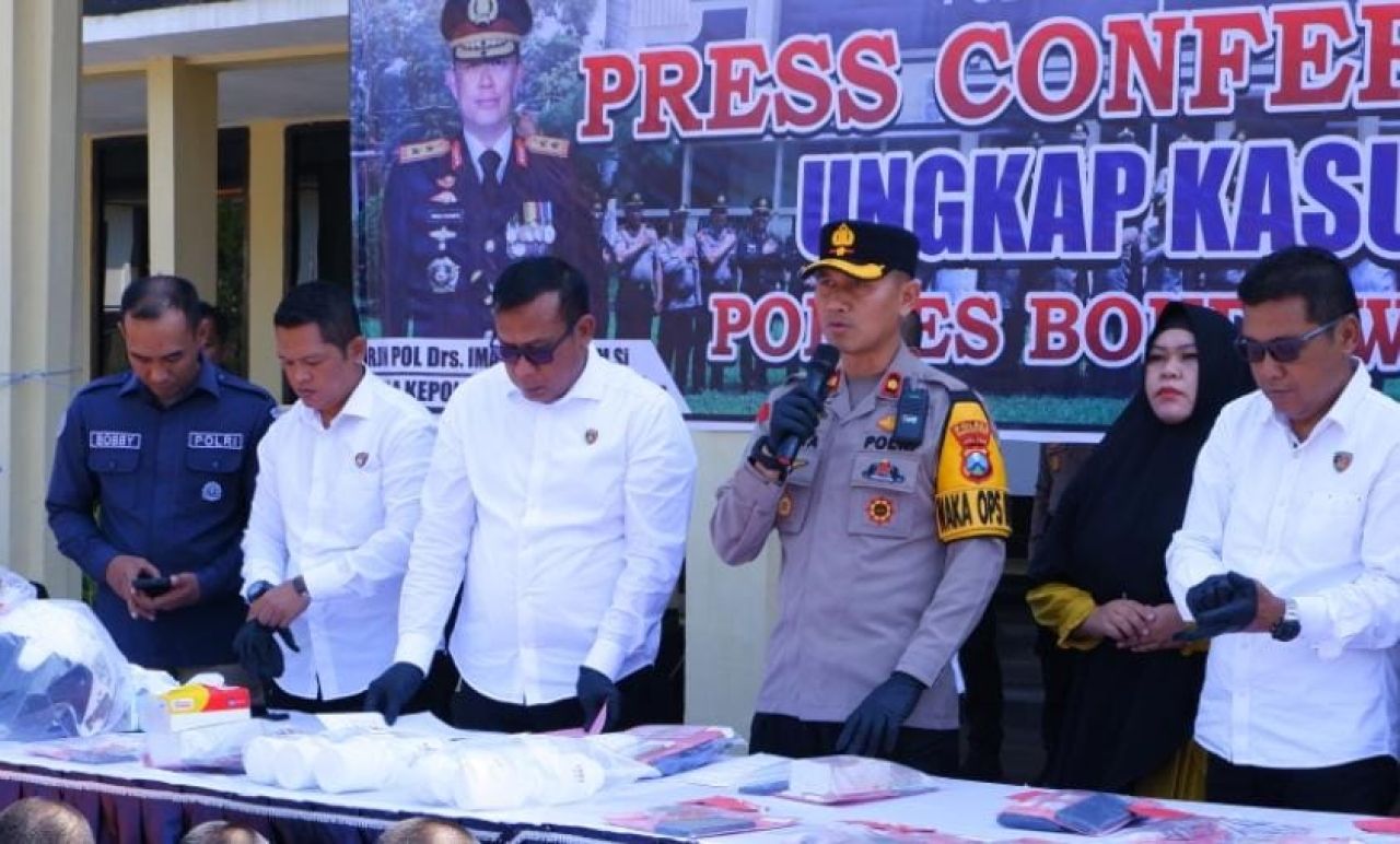 Polisi tangkap tersangka begal payudara