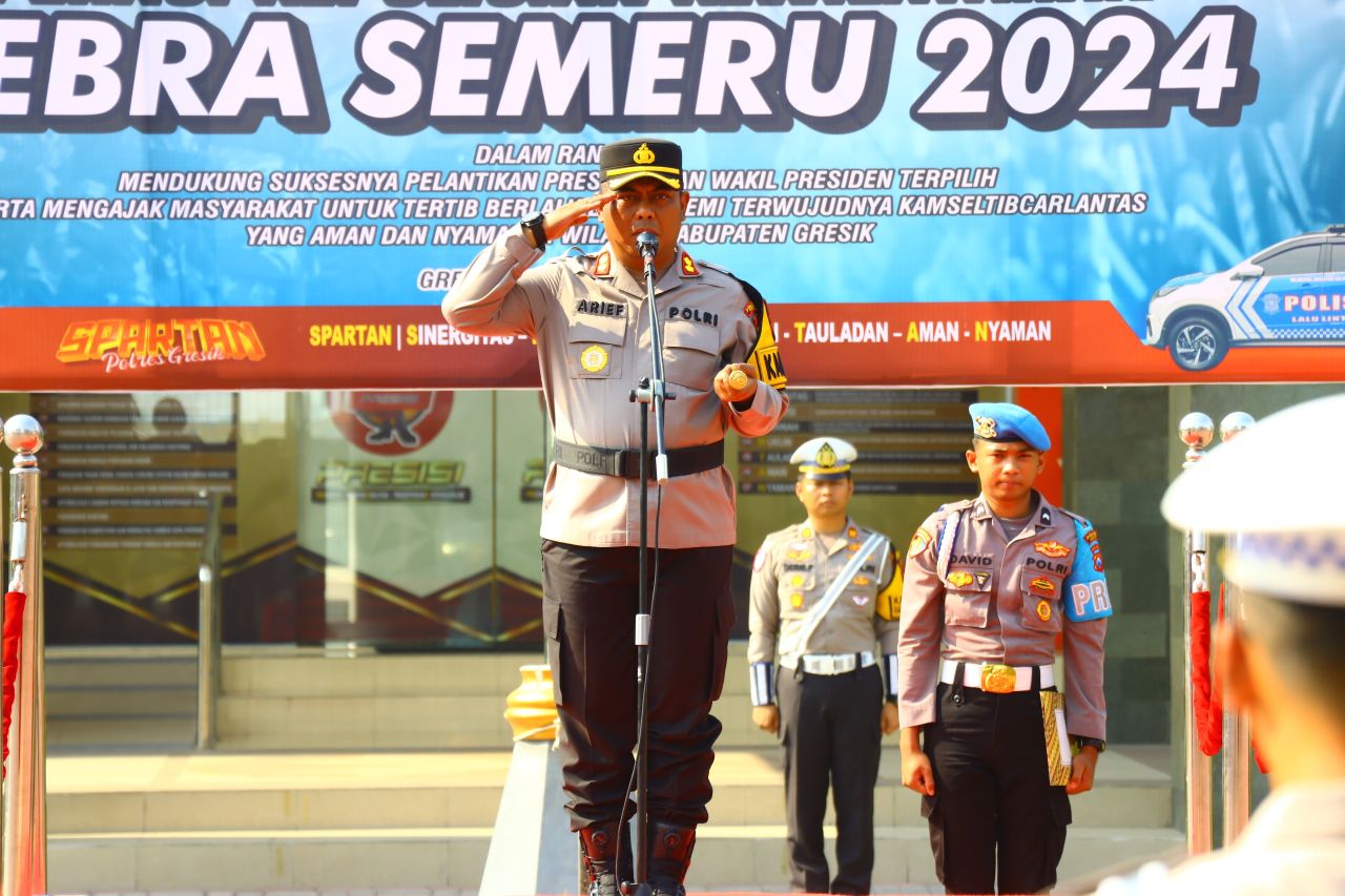 Kapolres Gresik Pimpin Apel Gelar Pasukan Operasi Zebra Semeru
