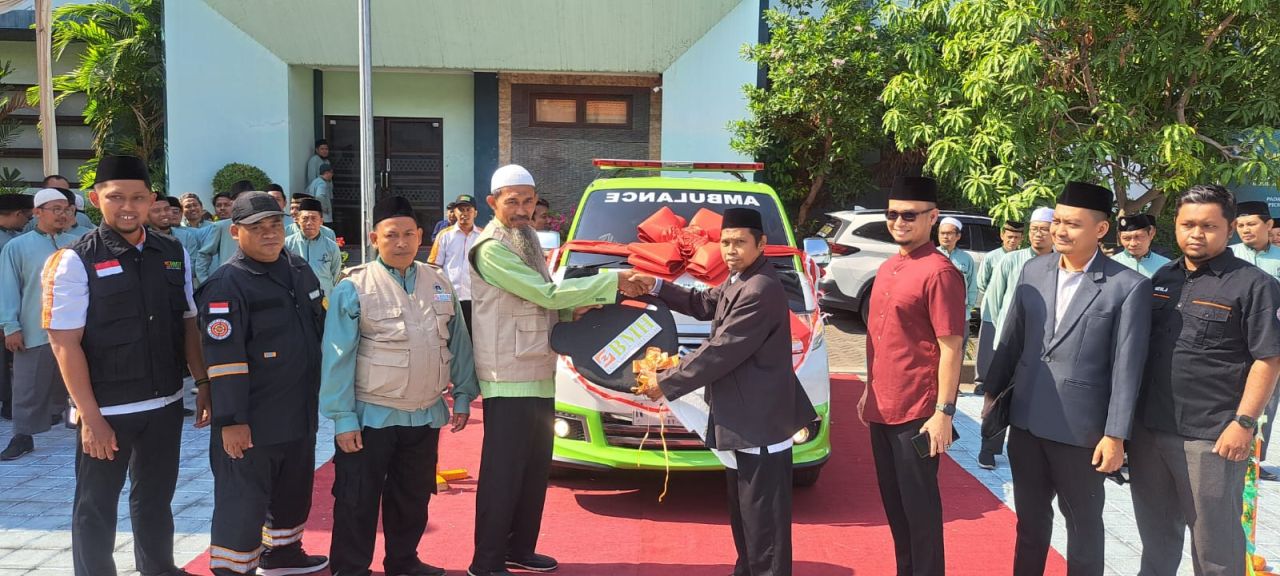 BMH Jatim Serahkan Bantuan Ambulance untuk Kemaslahatan Umat ke Ponpes Hidayatullah Surabaya