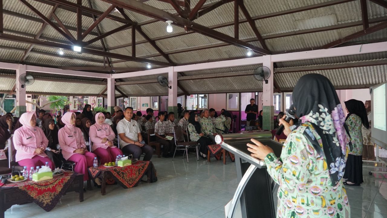Satresnarkoba Polres Gresik gelar sosialisasi di SLB Bhayangkari 2 Gresik