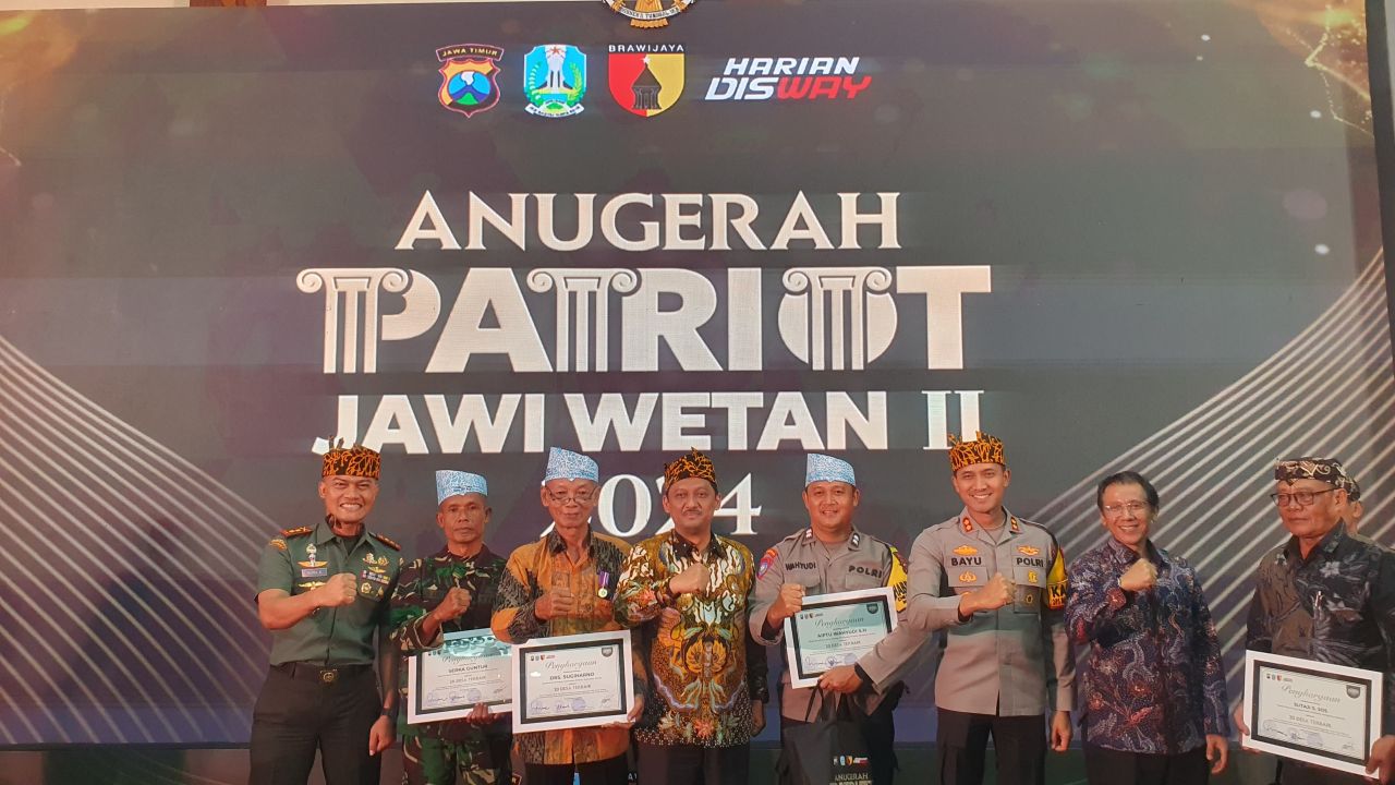 Bhabinkamtibmas Polres Jember dan Tiga Pilar Desa Pontang Raih Anugerah Patriot Jawi Wetan II