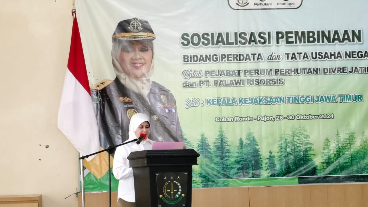 Kajati Jatim dan Kadivre Perhutani Jatim Teken MoU Bidang Datun