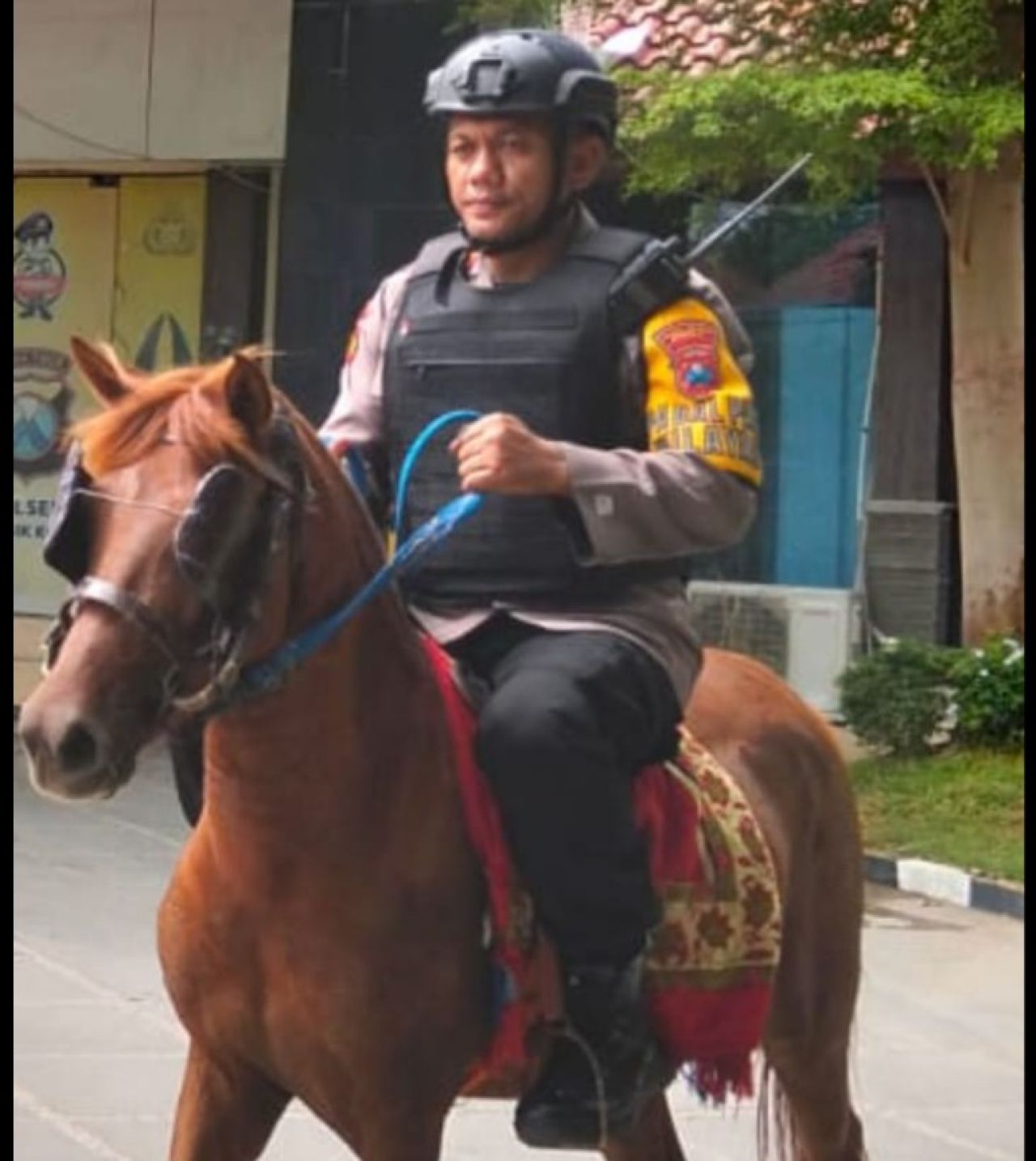 Kapolsek Gresik Kota Patroli Berkuda, Dekatkan Diri dengan Warga