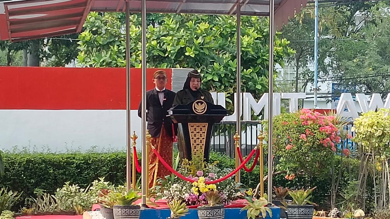 Gunakan Kostum Pejuang, BKKBN Jatim Gelar Peringatan Hari Pahlawan