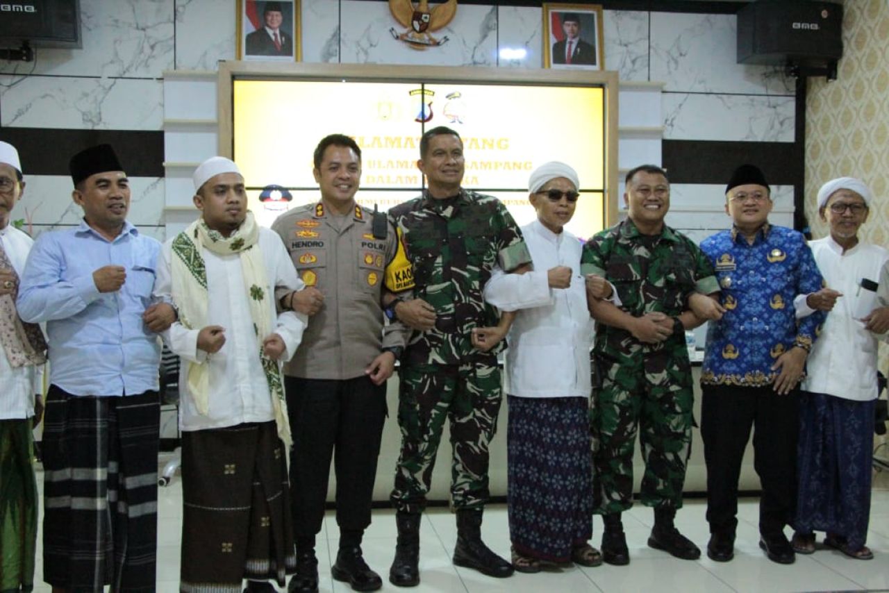 Danrem 084/BJ Brigjen TNI Danny Alkadrie dan Forkopimda Sampang