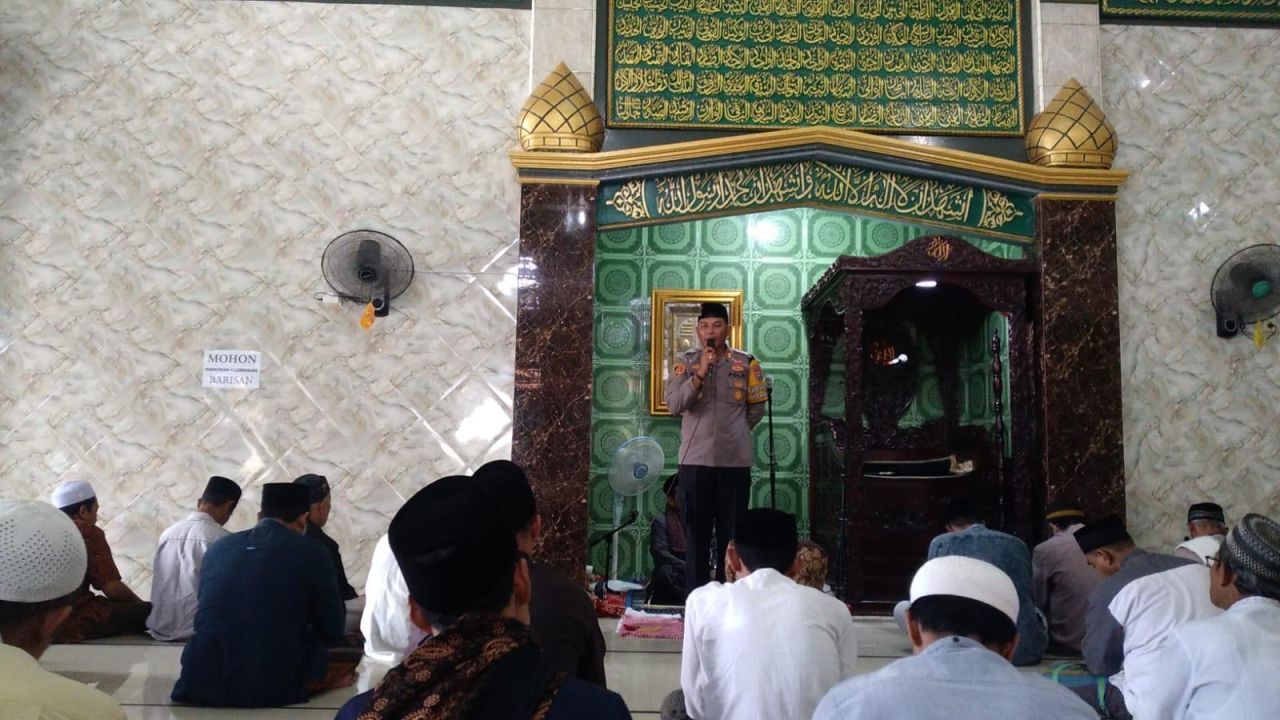 Kapolsek Menganti Gresik AKP Roni Ismullah saat berikan sambutan