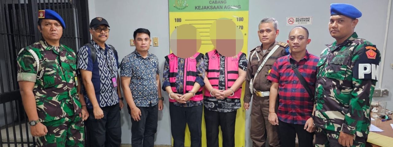 Kejagung Serahkan Tiga Tersangka Oknum Hakim PN Surabaya ke Kejari Jakarta Pusat