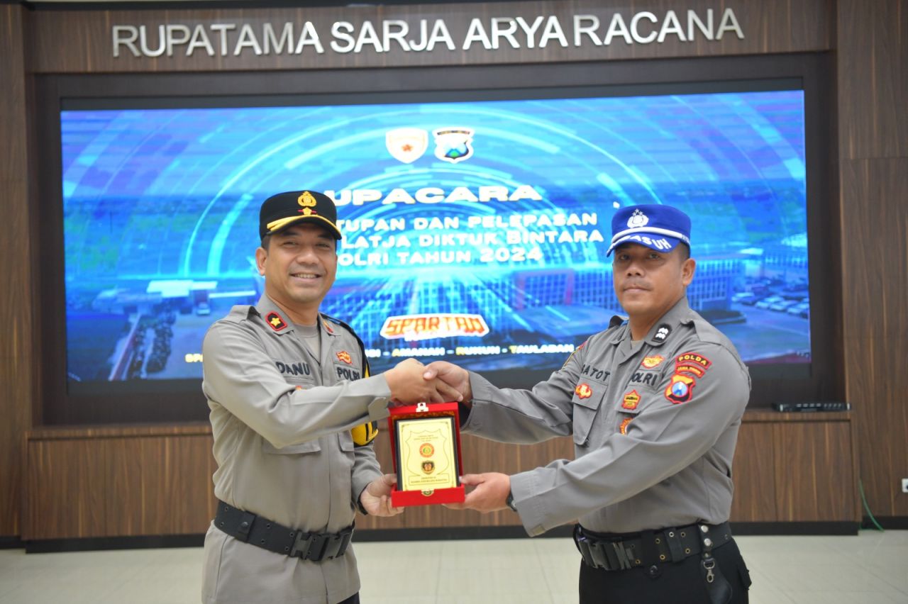 Wakapolres Gresik Kompol Danu Anindhita Kuncoro Putro Tutup Pelatihan Bintara Polri