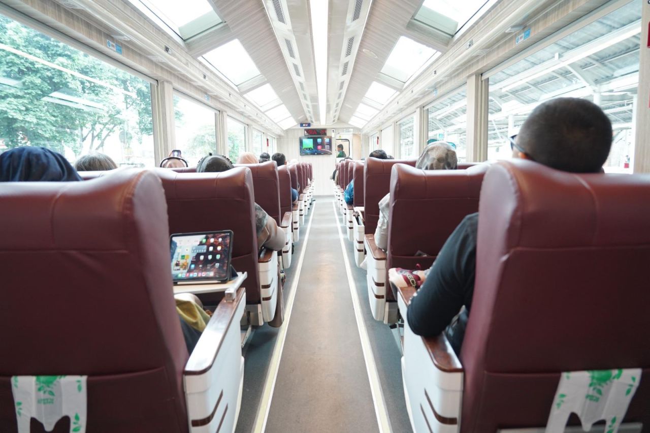 Kereta Panoramic Mutiara Timur