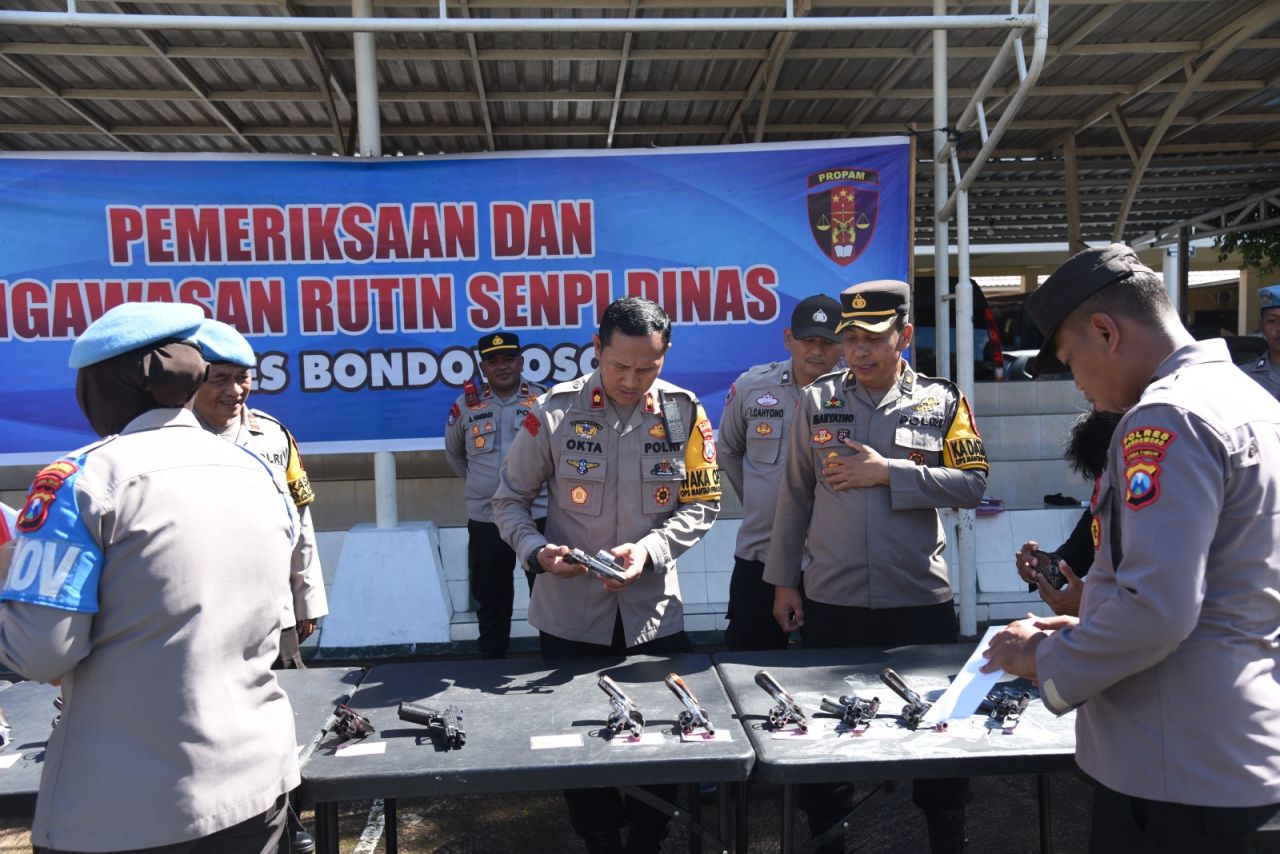 Polres Bondowoso Cek Rutin Senpi dan Amunisi