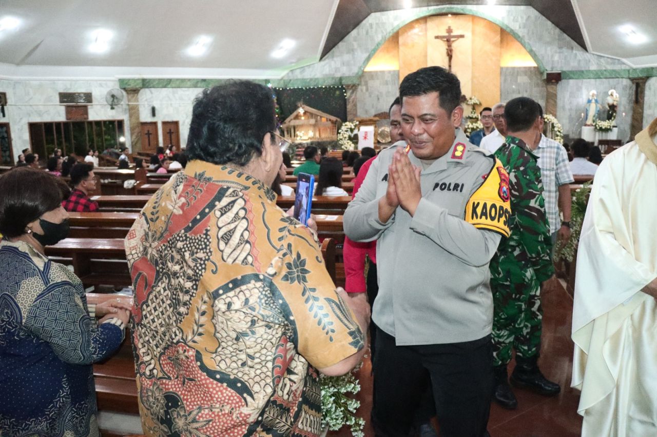 Kapolres Gresik AKBP Arief Kurniawan saat kunjungi tempat ibadah