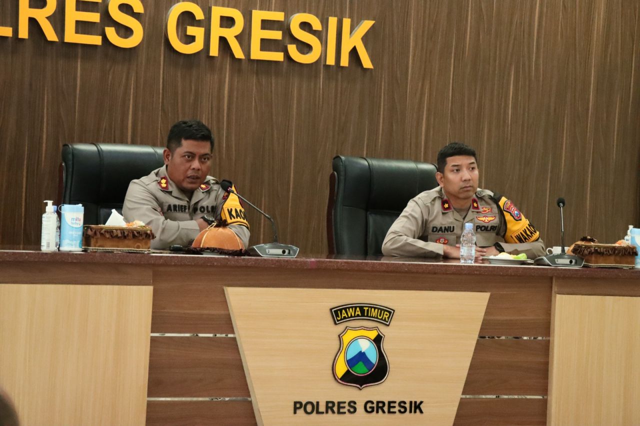 Kapolres Gresik Beri Arahan Strategis Kamtibmas dan Disiplin Anggota