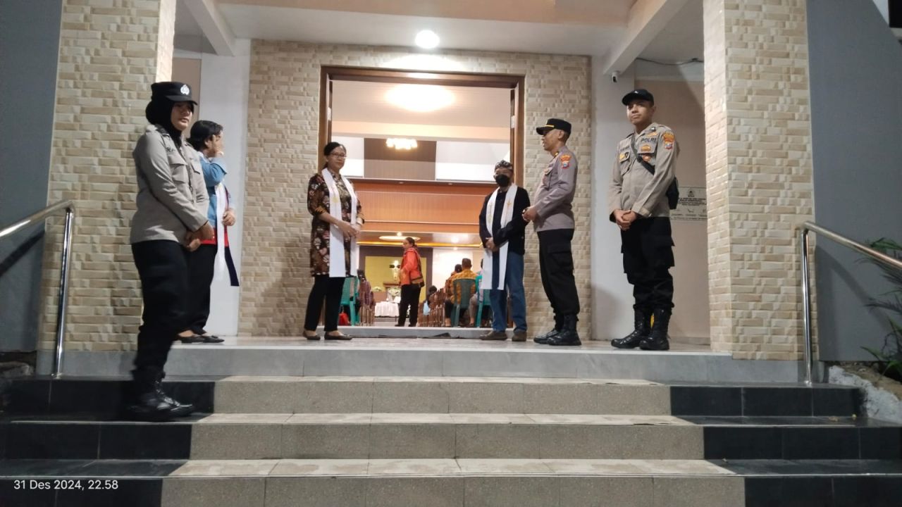 Polres Bondowoso lakukan pengamanan di Gereja
