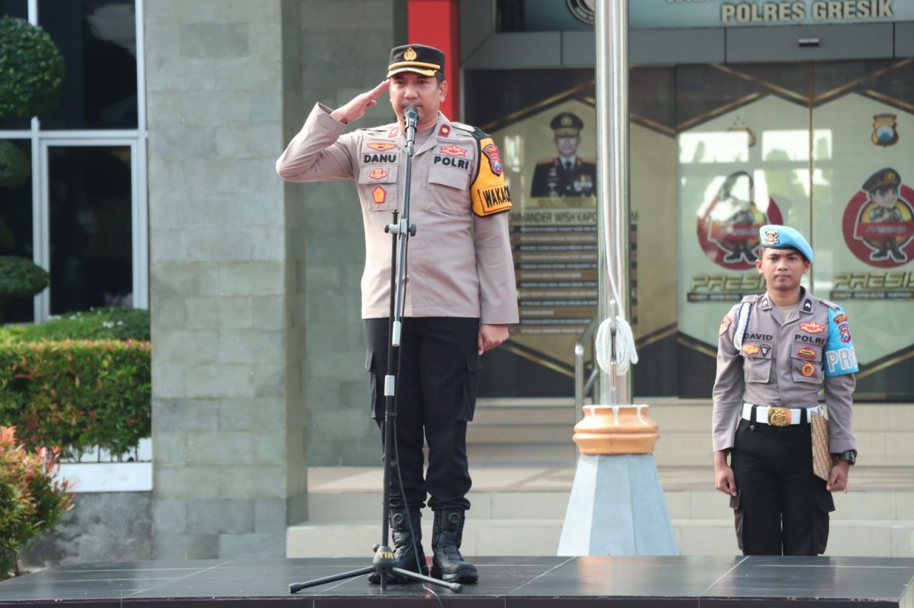 Awali Tahun 2025, Wakapolres Gresik: Tingkatkan Profesionalisme dan Pelayanan Masyarakat