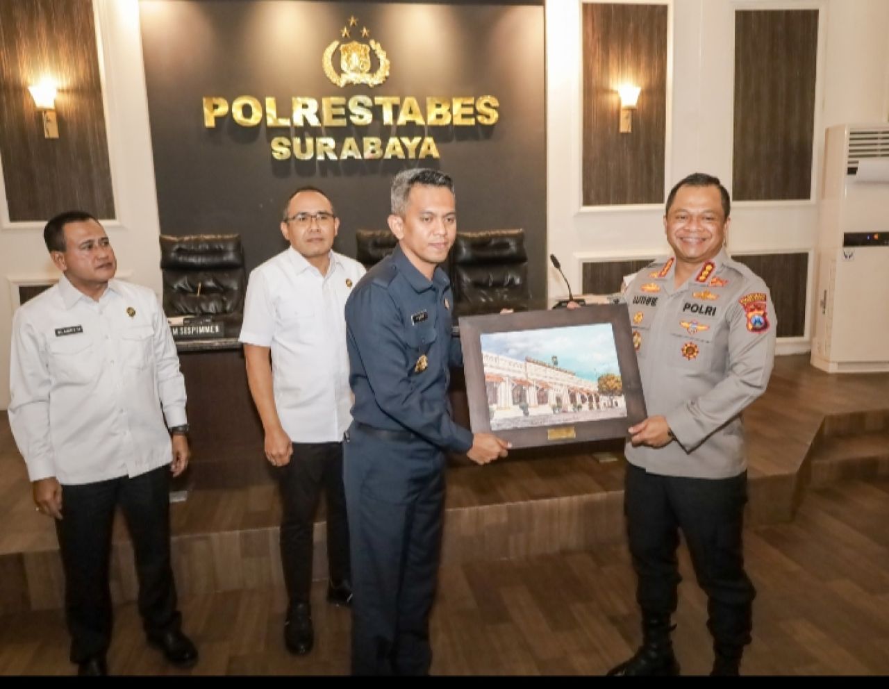 Kunjungan Serdik Sespimmen Polri ke Polrestabes Surabaya Jalin Sinergi Perkuat Kepemimpinan Presisi