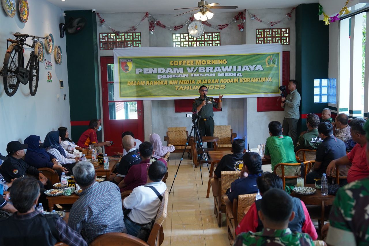 Kapendam V/Brawijaya Pimpin Coffee Morning Perkuat Sinergi TNI dan Insan Media di Surabaya