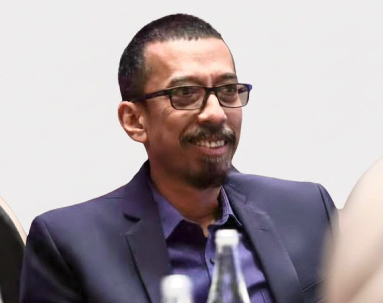Paradoks Kebijakan Pembatasan Kadar Nikotin: Tangan Kanan Membangun, Tangan Kiri Meruntuhkan
