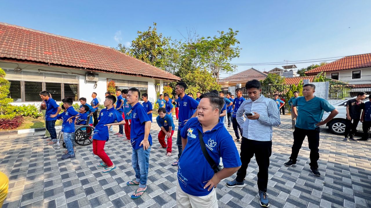 Dafam Surabaya Ajak Kampung Anak Negeri Kalijudan Senam Ceria