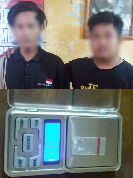 Tersangka diamankan Satresnarkoba Polres Gresik beserta barang buktinya