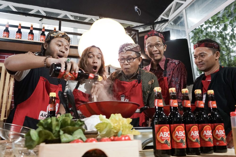 Sesi memasak bersama Chef Gerry Girianza, Brand Ambassador Kecap 
ABC, dibuat khusus untuk para suami. 