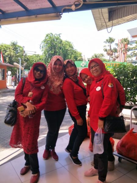 Pengurus Perempuan Lira DPW Jatim siap distribusikan nasi bungkus