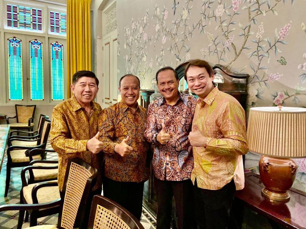 Jamhadi (dua dari kiri) bersama Harry Sunogo, Duber RI untuk Singapura, dan Mr Douglas