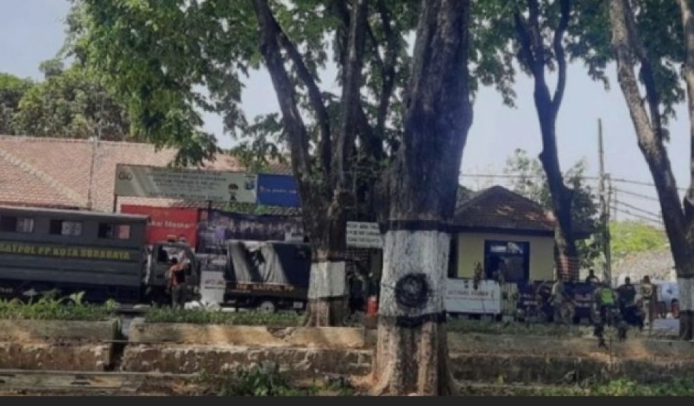 Dua Ribu Personil Kawal Demo Tolak Omnibus Law di Surabaya