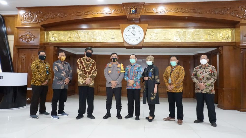Kapolda Jatim Bersama Dirut PTPN X