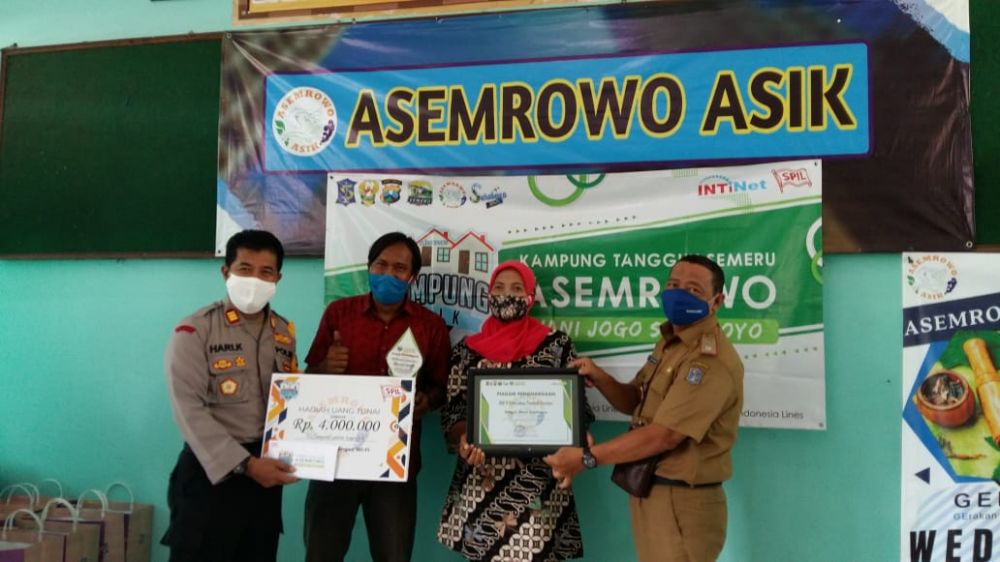 Penyerahan hadiah lomba Kampung Asik dan Cipta Menu ala Rempah