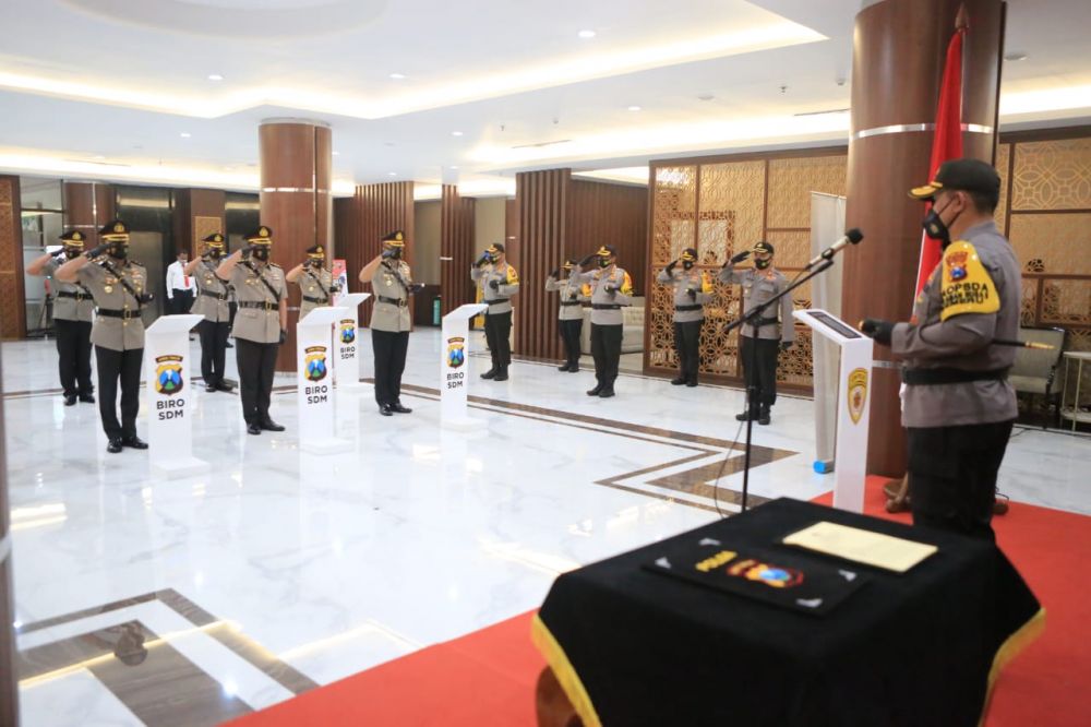 Kapolda Jatim saat Sertijab di Gedung Patuh