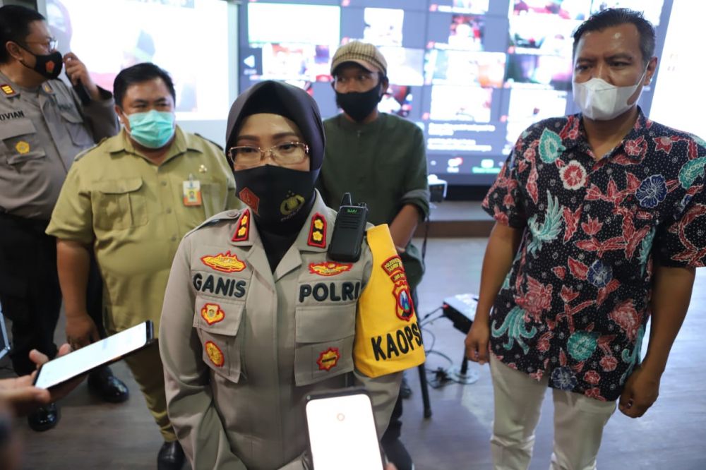 Kapolres Tanjung Perak seusai Daring menggambar dan mewarnai