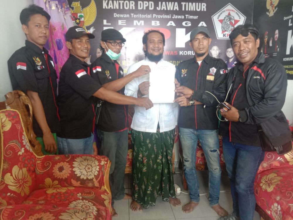 Penyerahan surat dari Habib Gila kepada H. Suje'ie