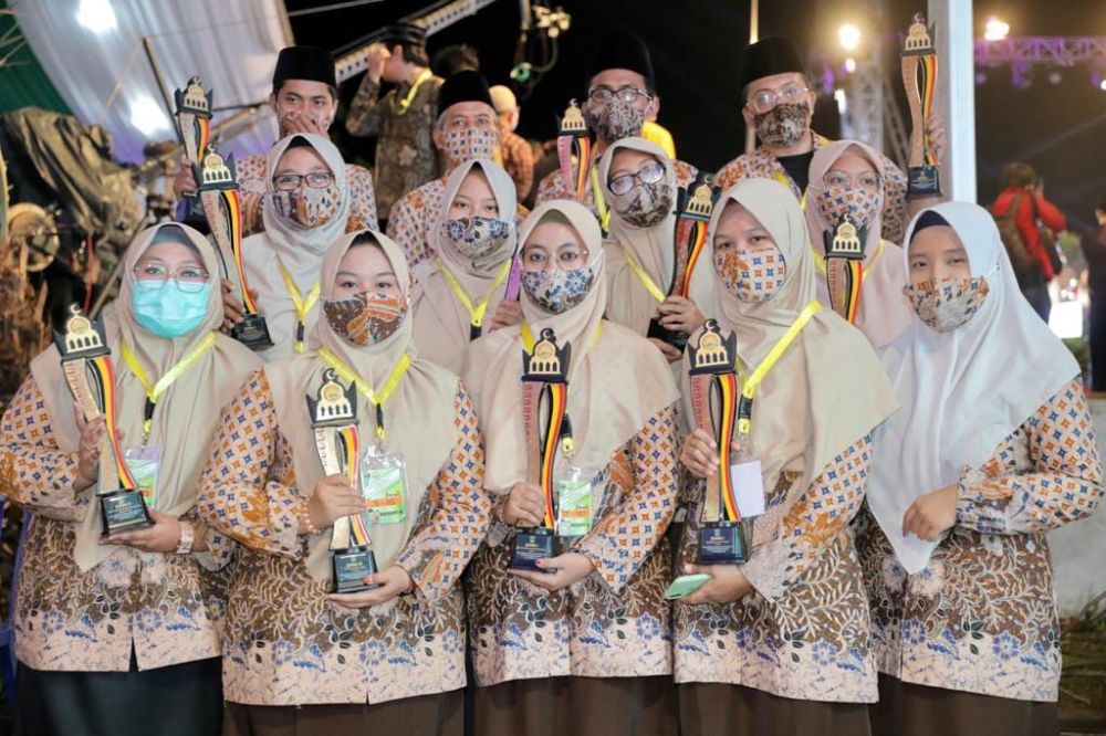 Para pemenang lomba MTQ Nasional