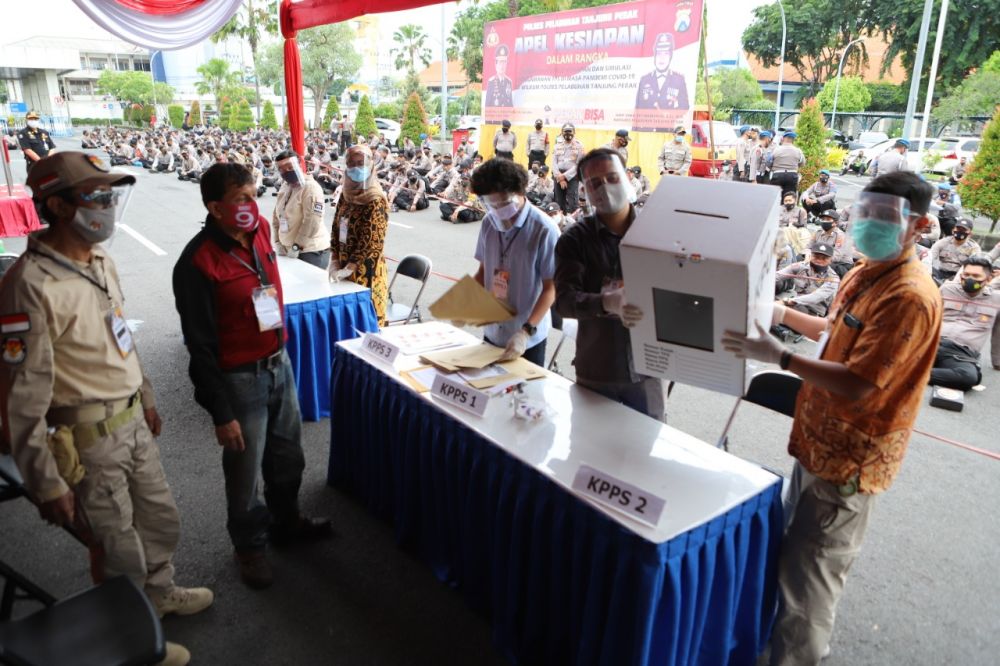 Simulasi Pilkada yang dilakukan Polres Pelabuhan Tanjung Perak dan KPU Surabaya