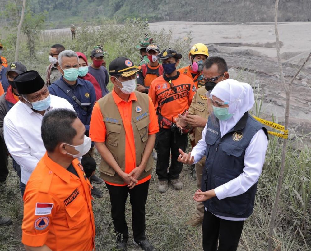 Kepala BNPB dan Gubernur Khofifah tinjau area terdampak erupsi Gunung Semeru