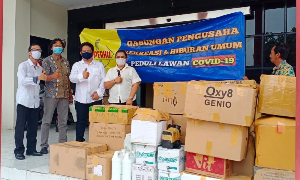 Gaperhu Serahkan Bansos Peduli Cegah Covid-19 ke Polrestabes Surabaya