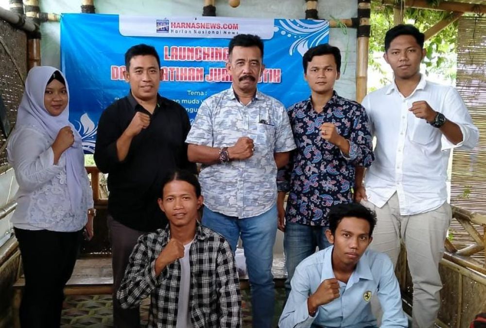 Pemred hariannasionalnews.com bersama Kabiro Sampang hariannasionalnews.com