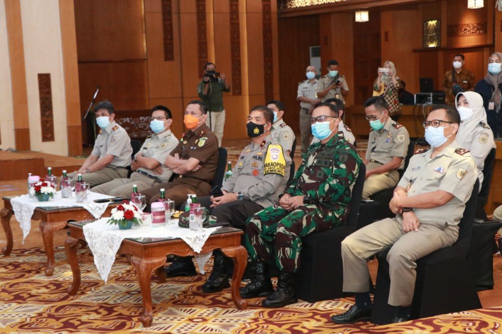 Presiden RI berikan sertifikat secara daring di hadiri Forkopimda Jatim