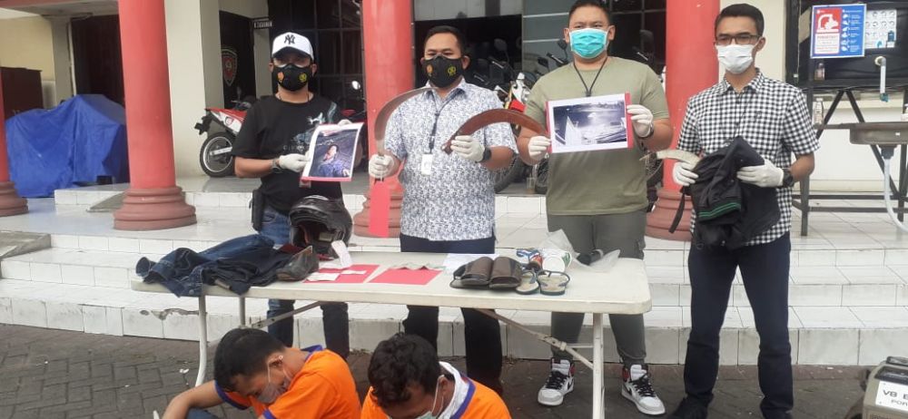 Barang bukti yang disita petugas dan 2 tersangka yang di dor Reskrim