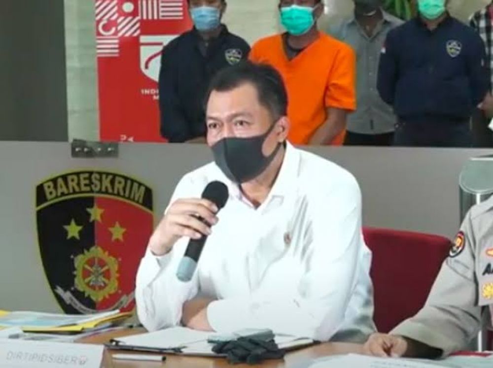 Dirtipidsiber Bareskrim Polri Brigjen Pol Slamet Uliandi saat press release
