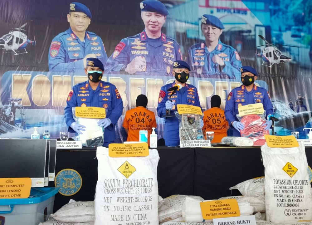 Dirpolair Korpolairud Baharkam Polri Brigjen Pol Yasin dan Dirpolairud Polda Jatim Kombes Pol Arnapi