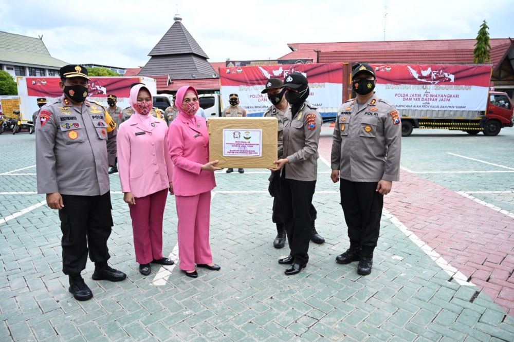 Bhayangkari Polda Kalsel telah terima bantuan dari Bhayangkari Polda Jatim