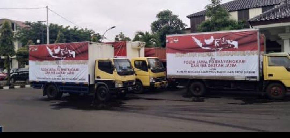 Polda Jatim Salurkan Bantuan 1,8 Milyar untuk Korban Bencana Alam