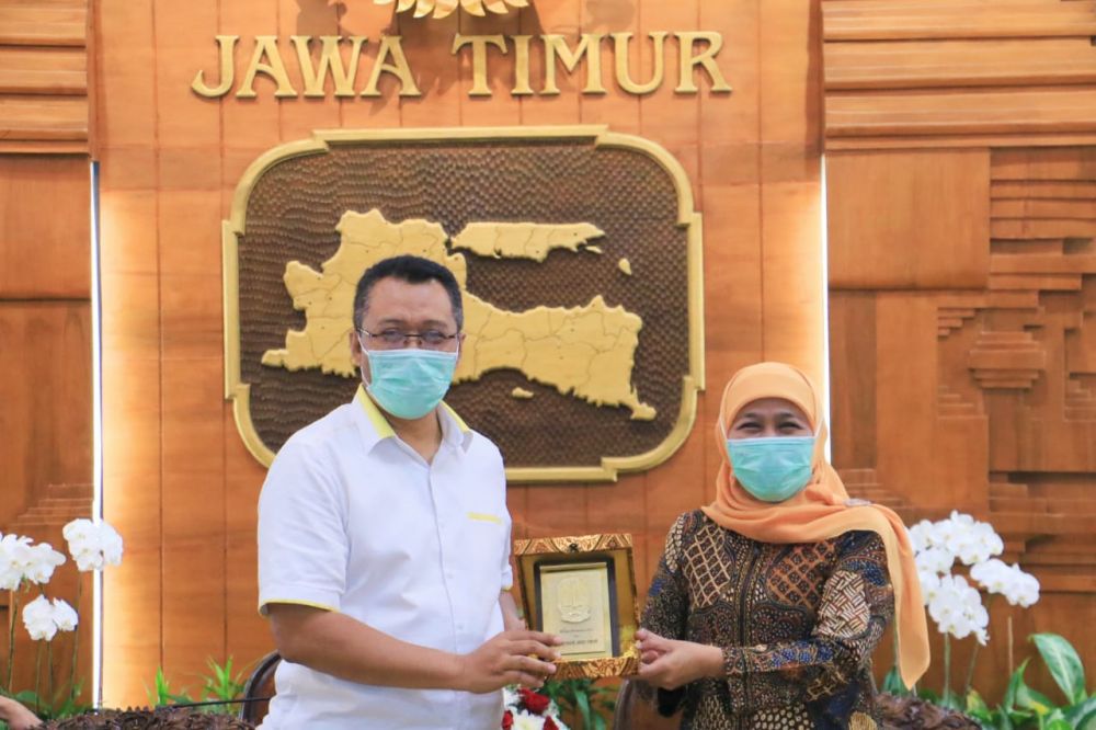 Gubernur Jatim Khofifah Indar Parawansa Menerima kunjungan Gubernur Nusa Tenggara Barat di Gedung Negara Grahadi Surabaya